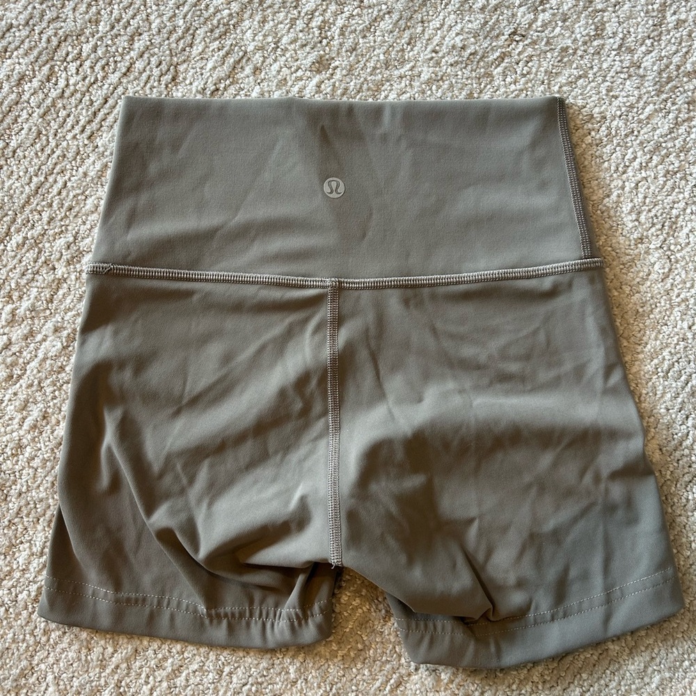 Wunder Lululemon Biker Shorts Size 4